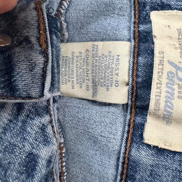 Western-Style Embroidered Floral Denim Capris Boho Chic 2010 Coachella - Picture 6 of 7